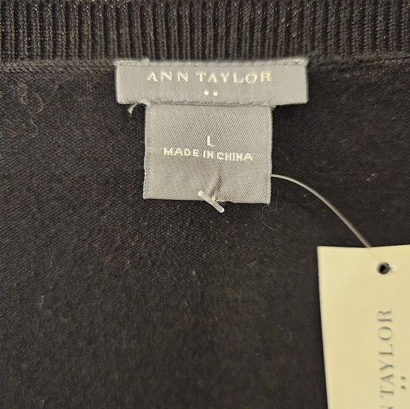 NWT - Silk Blend Ann Taylor Black Sweater - Size L - Picture 3 of 8